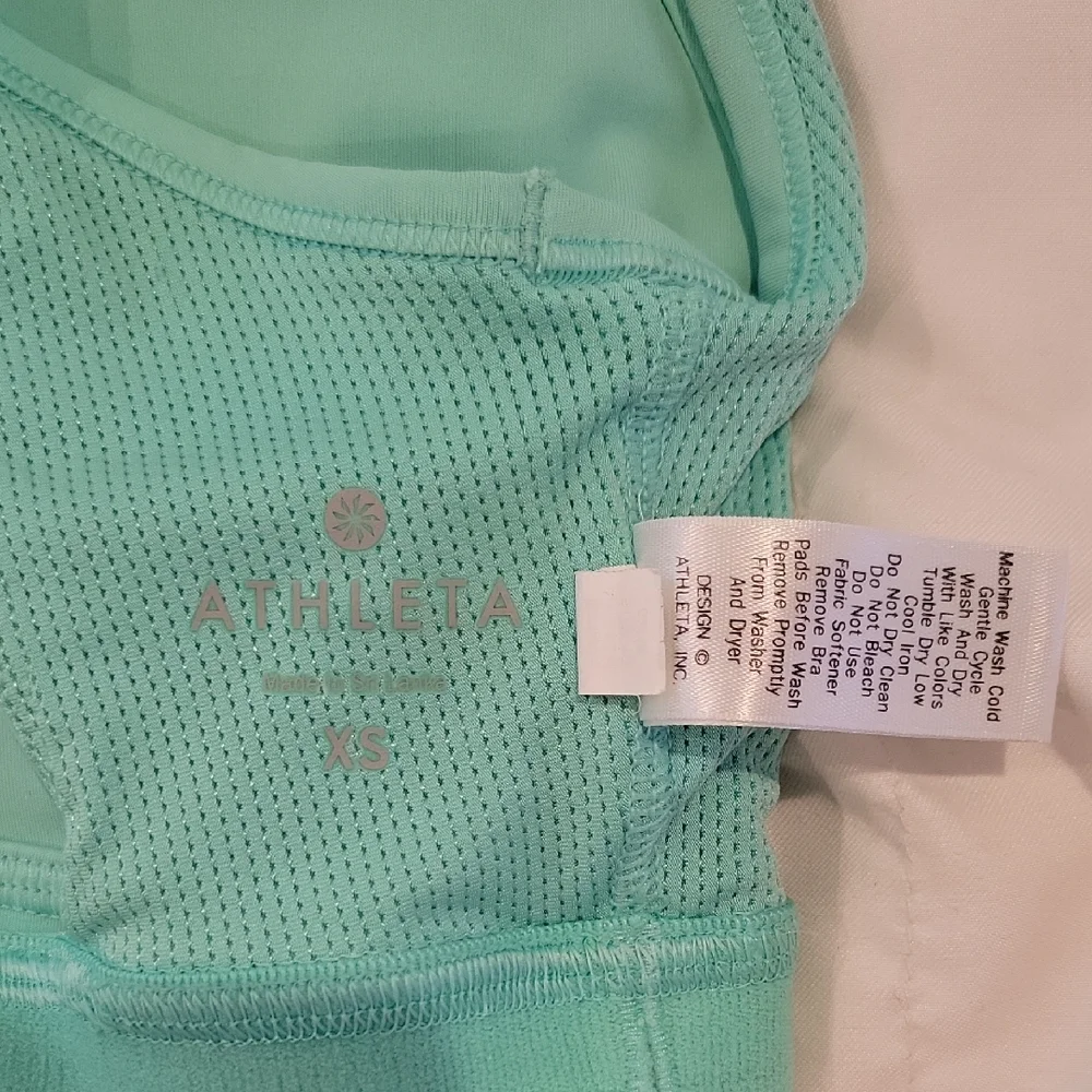 Athleta Women's Mint Green Sports Bra
